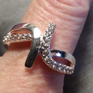 New 925 SILVER Eternity style Band Ring sz 7.5 Austrian Crystals Modern design